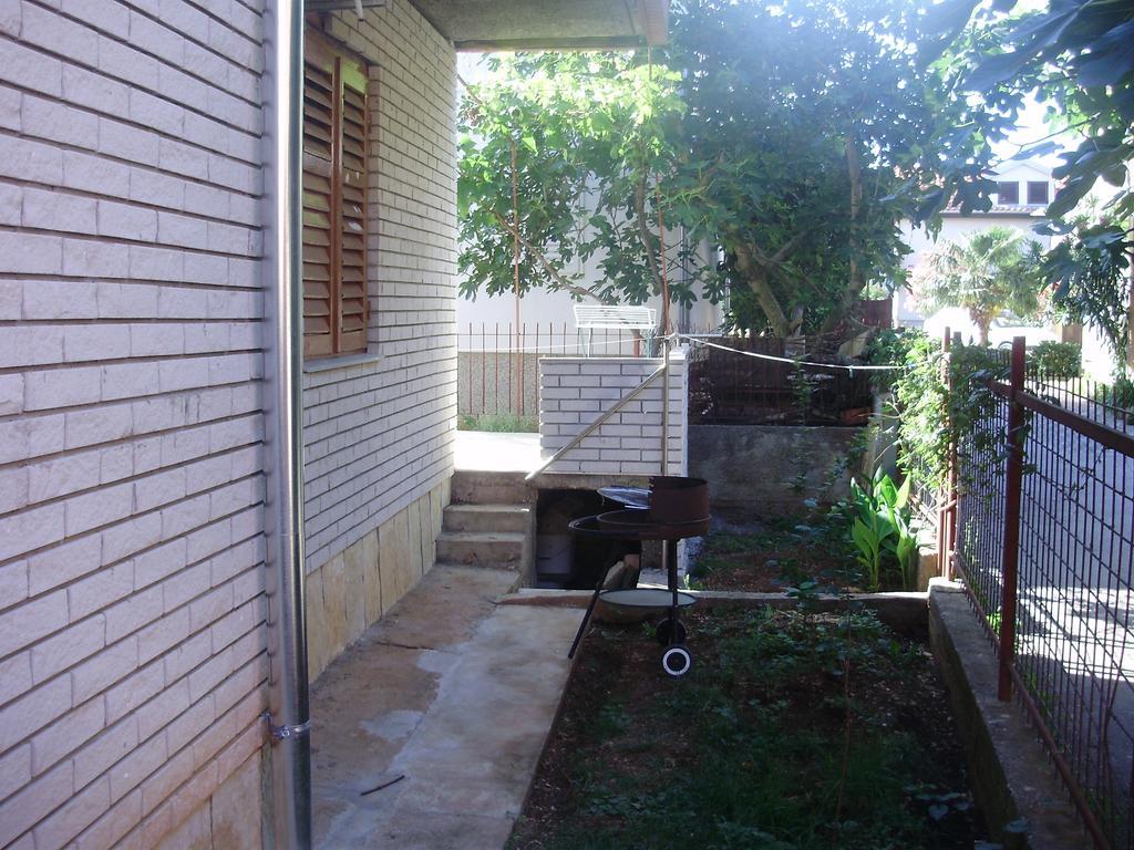 Apartments Draga Zaboric Bilik gambar